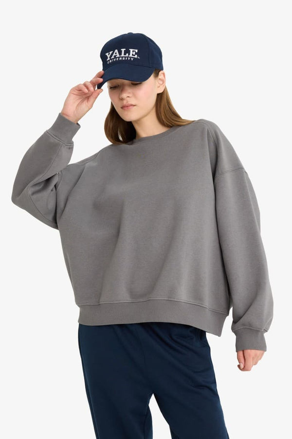 Coool oversized wide fit crew neck thick fabric sweatshirt