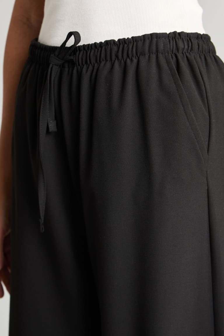 Elastic Waist Wide Leg Fabric Trousers