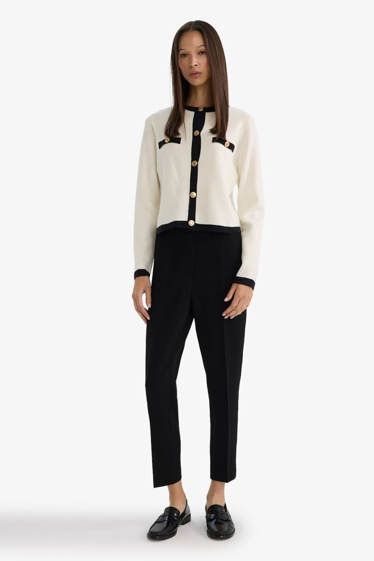 Regular Fit Crew Neck Buttoned Knit Cardigan