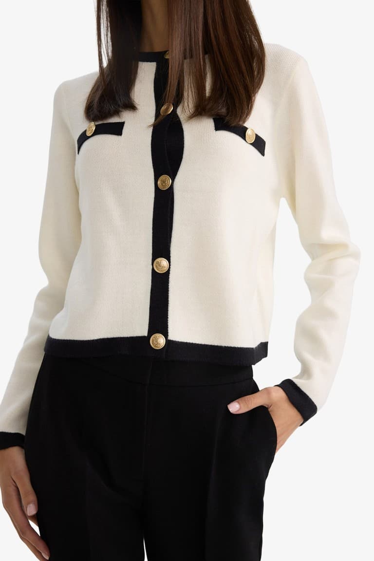 Regular Fit Crew Neck Buttoned Knit Cardigan