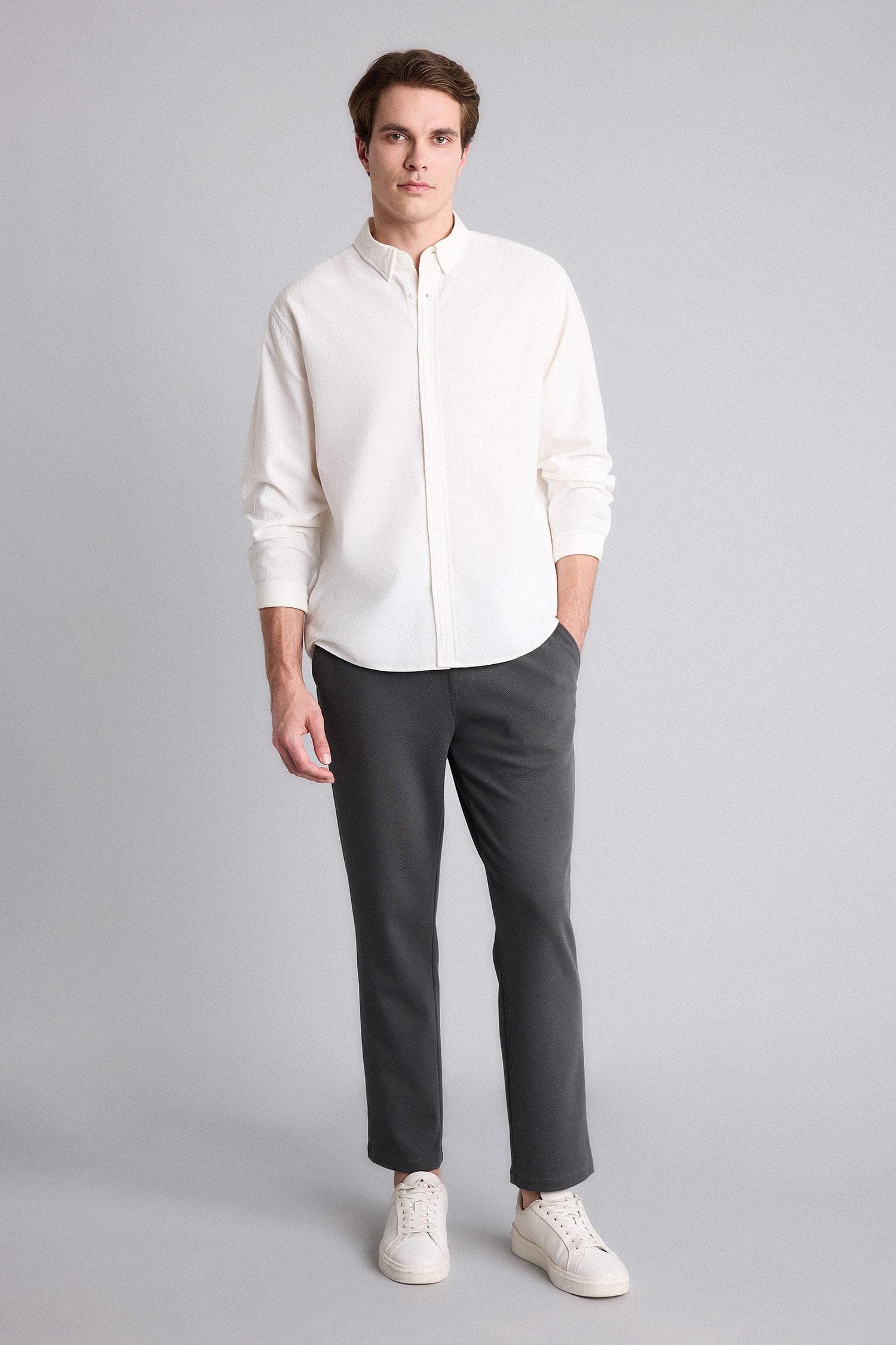 Pocketed Straight Leg Basic Jogger Pants Secondary image