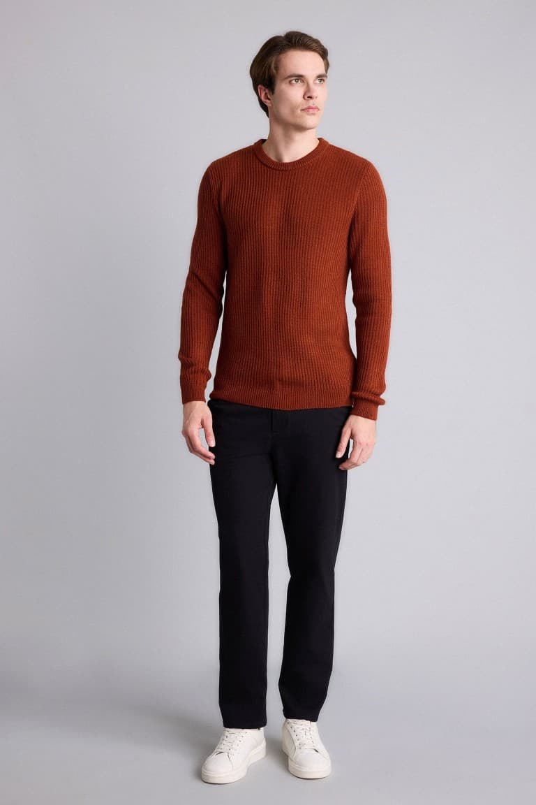 Standard Fit Crew Neck Knitwear Sweater