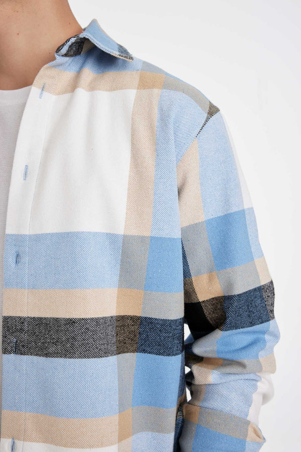 Men regular fit long-sleeve casual shirts manufactured by the brand DeFacto