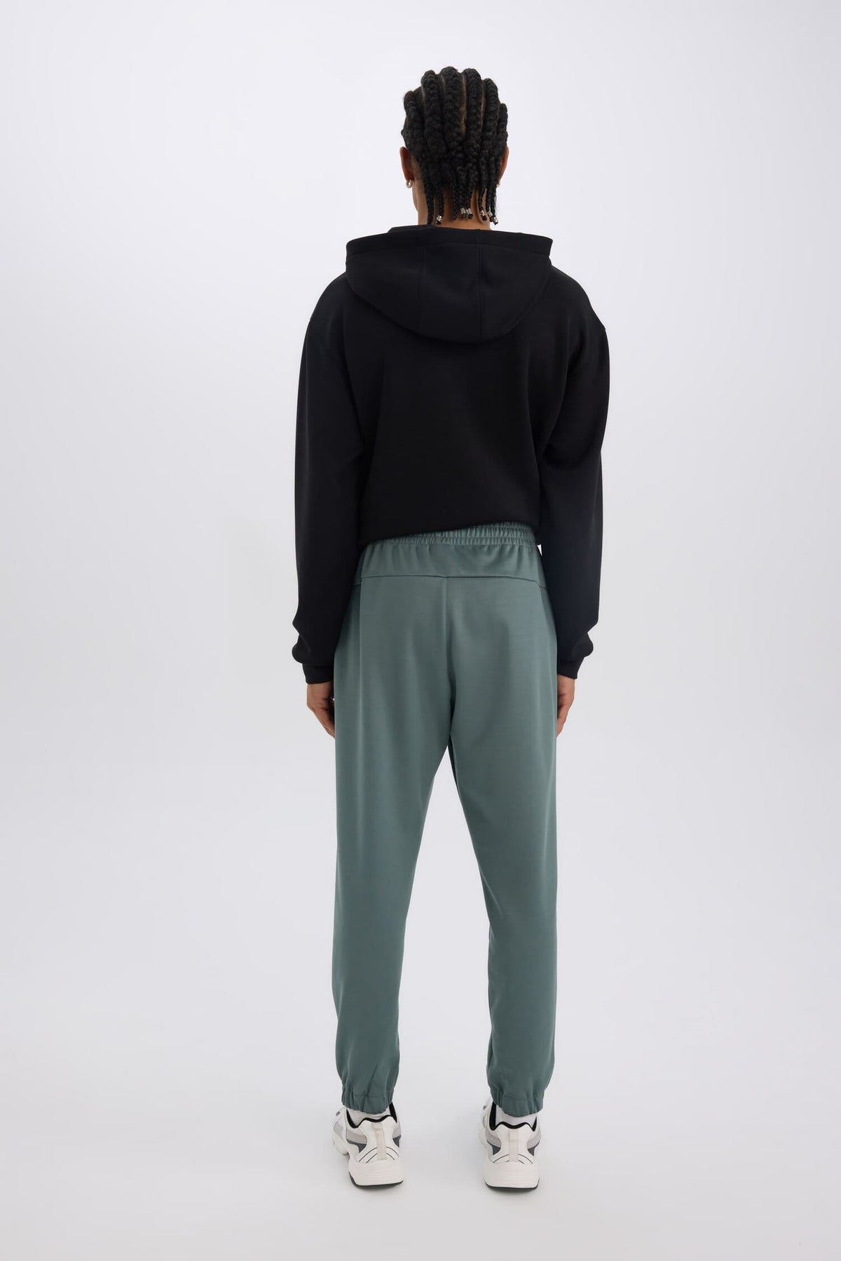 Standard Fit Sports Jogger Sweatpants Pocket Elastic Waist Leg