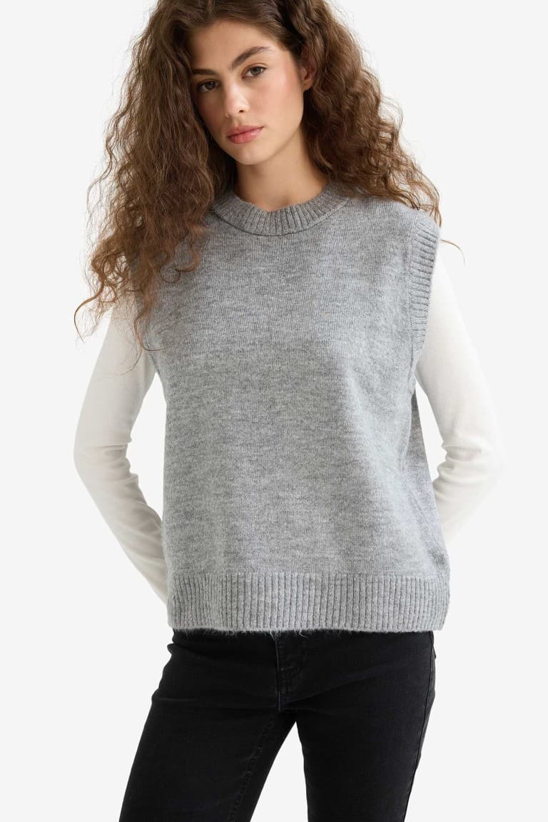Regular Fit Basic Plain Crew Neck Knit Sweater