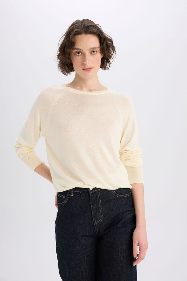 Basıc Black Knit Sweater
