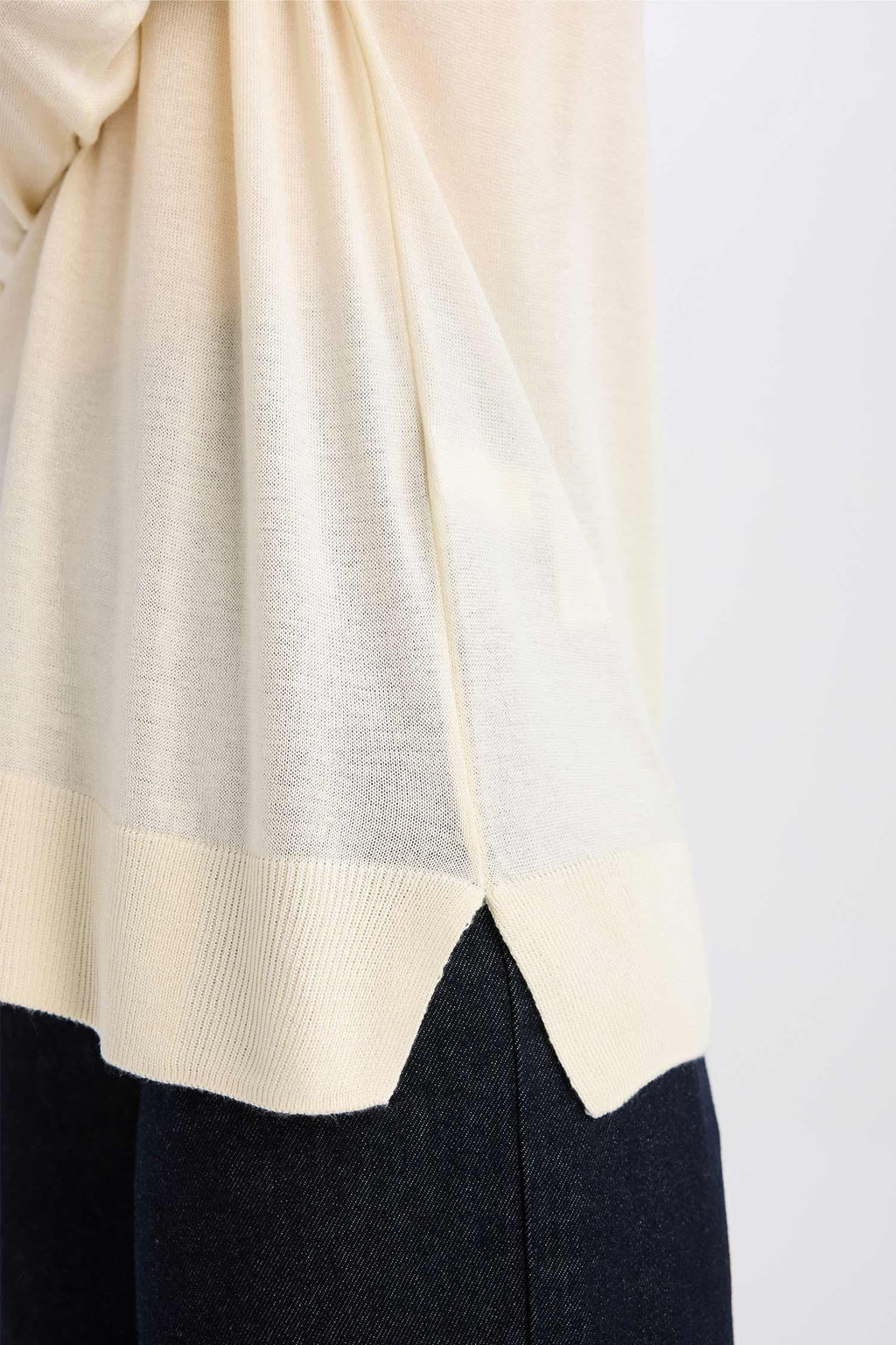 Basıc Black Knit Sweater