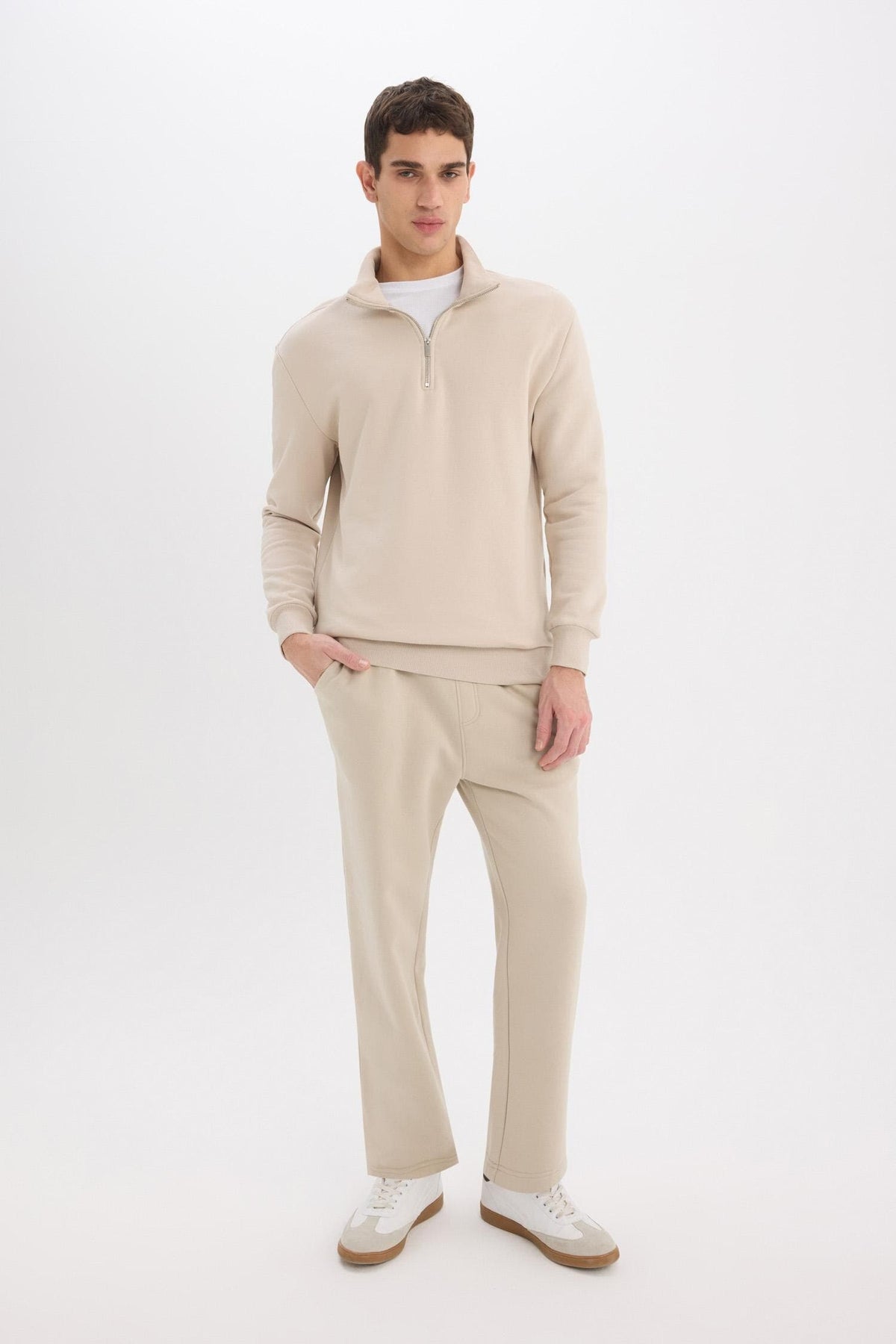 Regular Fit Sweatpants with Fleece Inside, Basic Plain Pocket, Tie Waist, Straight Leg