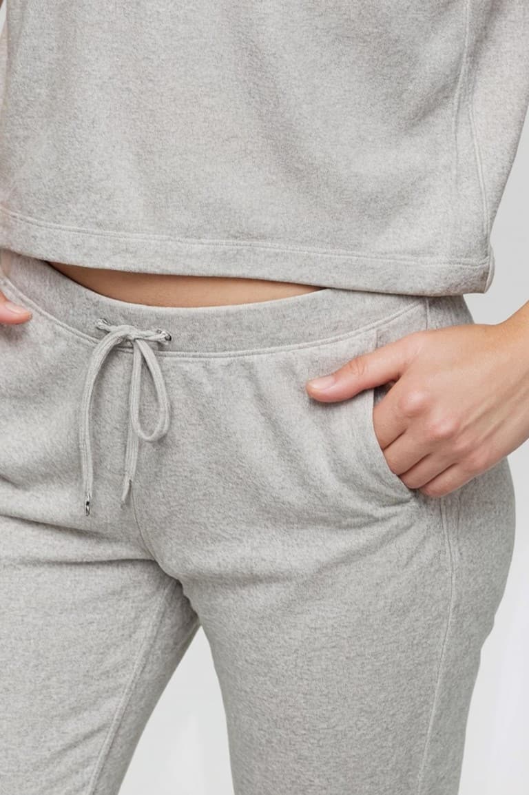 Regular Fit 2-Piece Set Thick Crew Neck Sweatshirt Flexible Waist Jogger Sweatpants