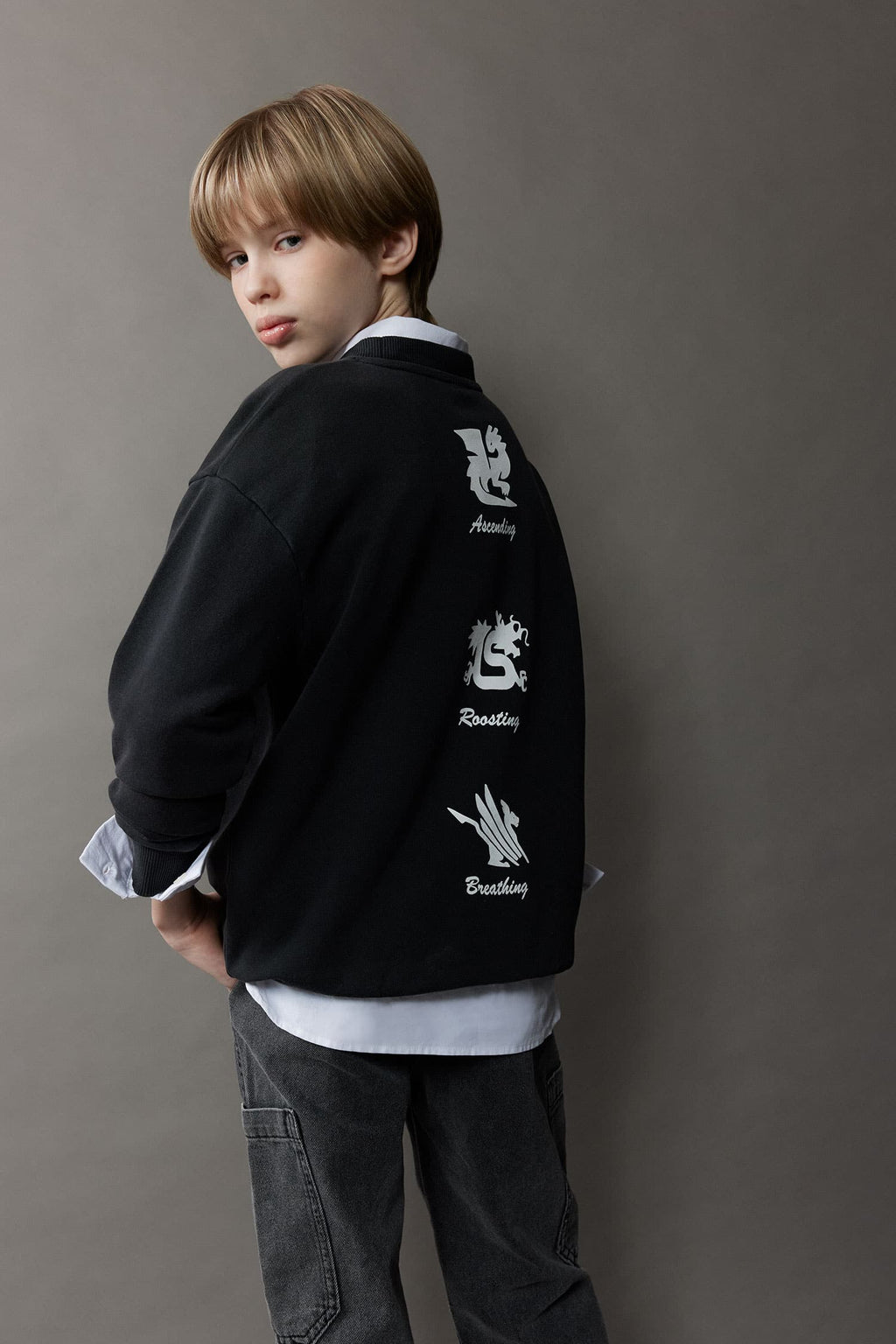 Oversize Wide Fit Crew Neck Back Printed Washed Faded Effect Sweatshirt Boys