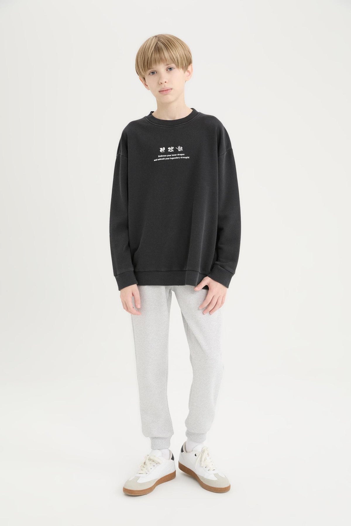 Oversize Wide Fit Crew Neck Back Printed Washed Faded Effect Sweatshirt Boys