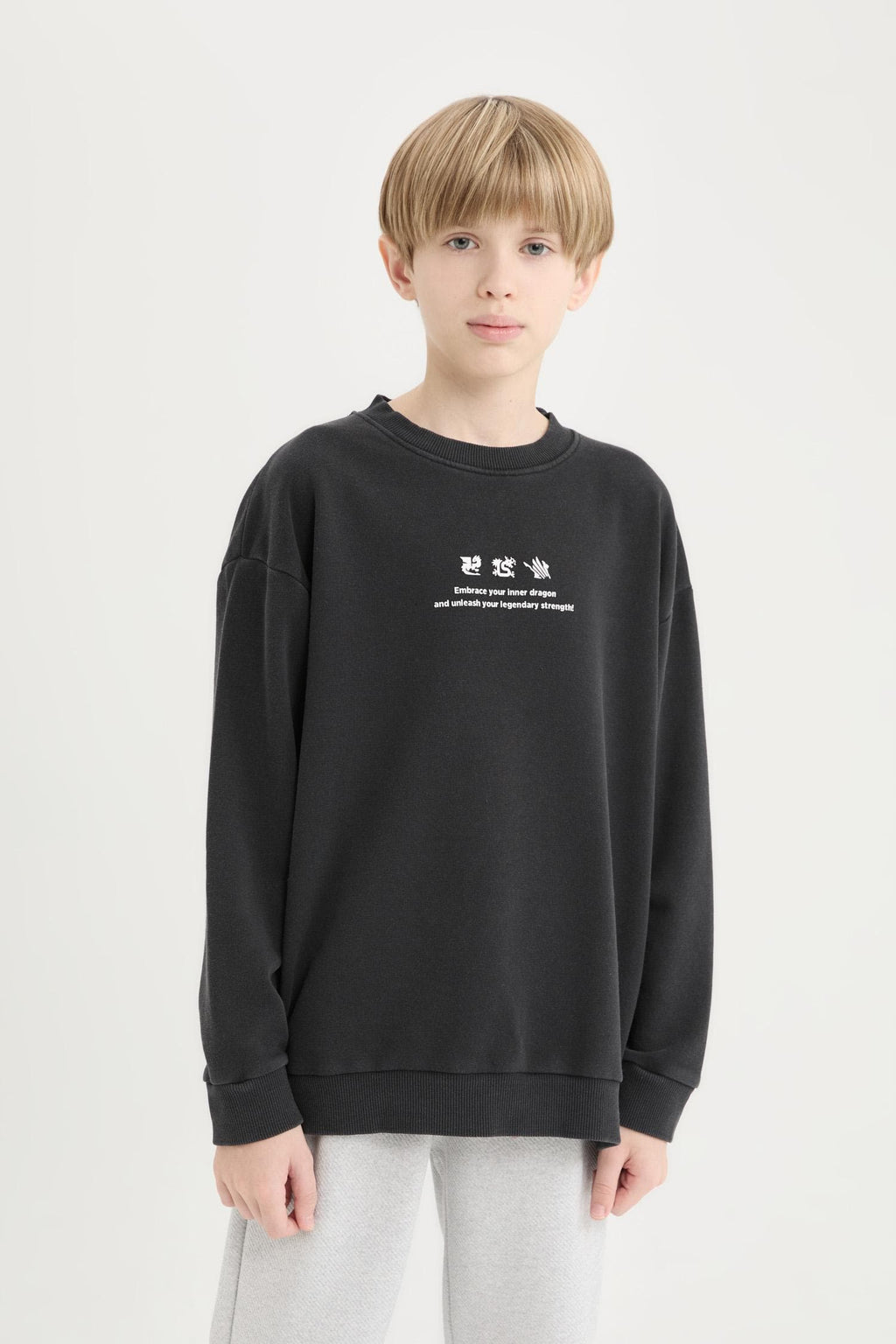 Oversize Wide Fit Crew Neck Back Printed Washed Faded Effect Sweatshirt Boys