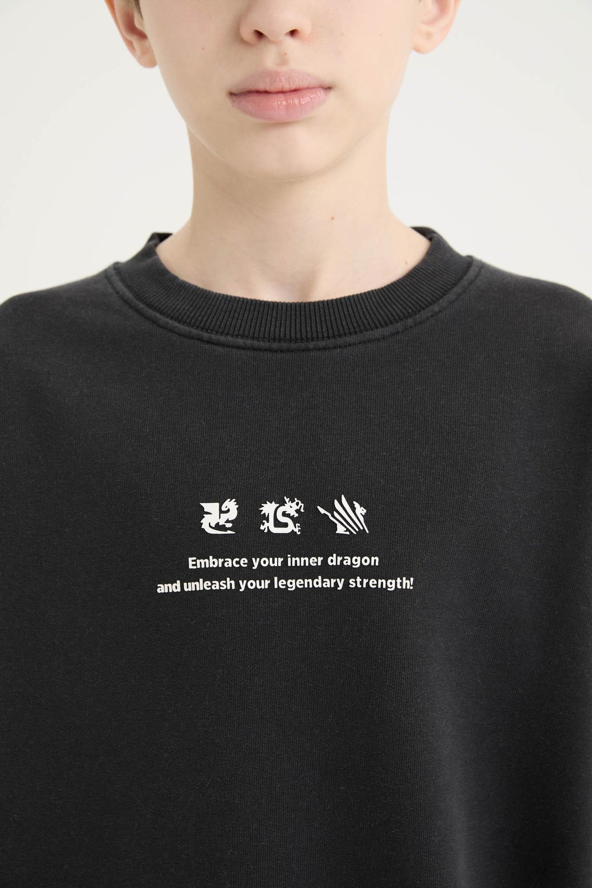 Oversize Wide Fit Crew Neck Back Printed Washed Faded Effect Sweatshirt Boys