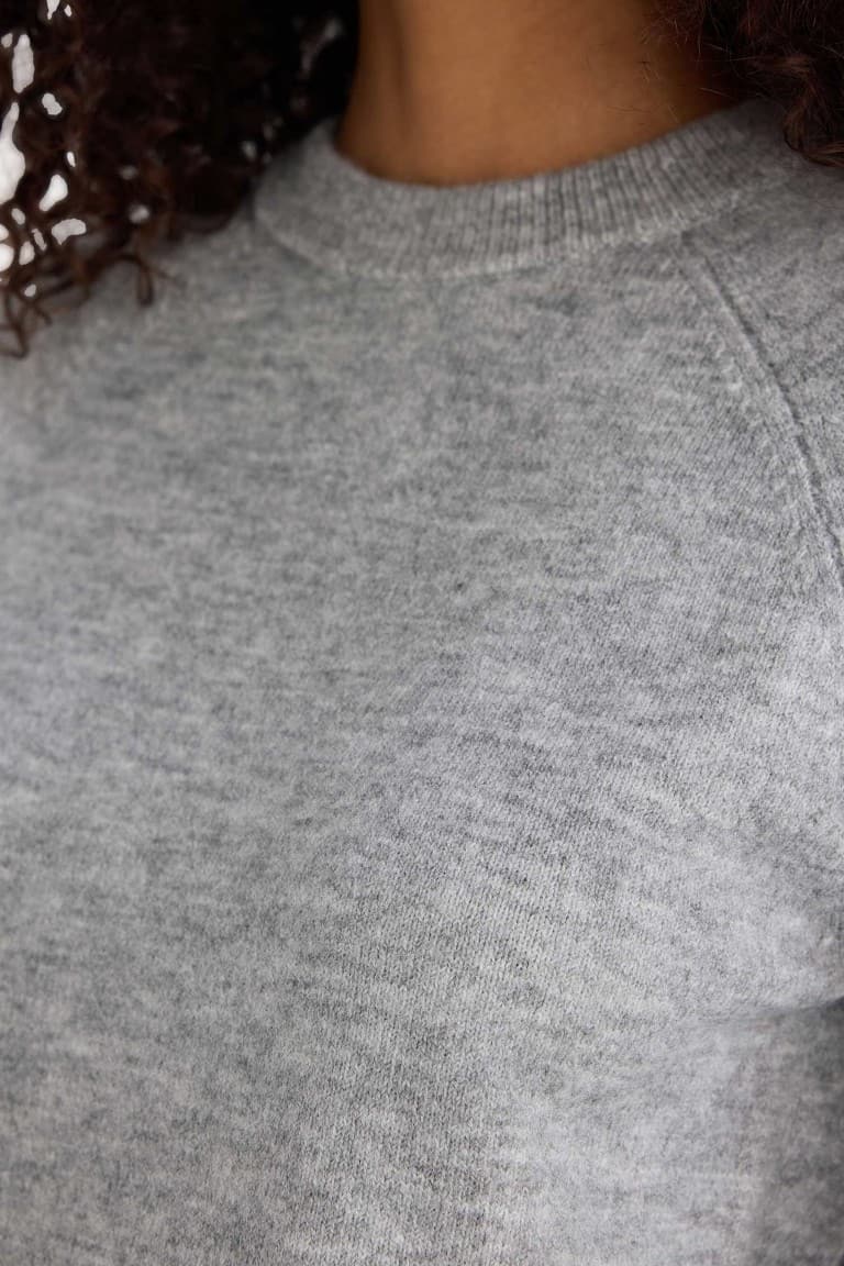 Regular Fit Crew Neck Basic Plain Soft Touch Knit Sweater