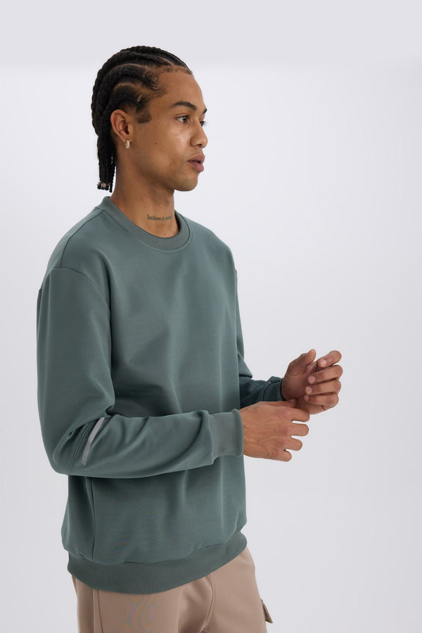 Standard Fit Crew Neck Basic Plain Sports Sweatshirt