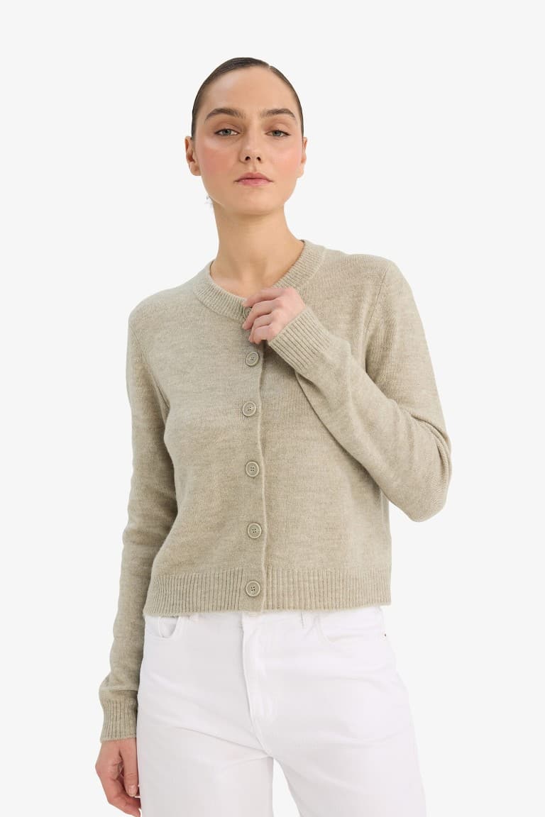 Regular Fit Crew Neck Basic Flat Buttoned Soft Touch Knit Cardigan