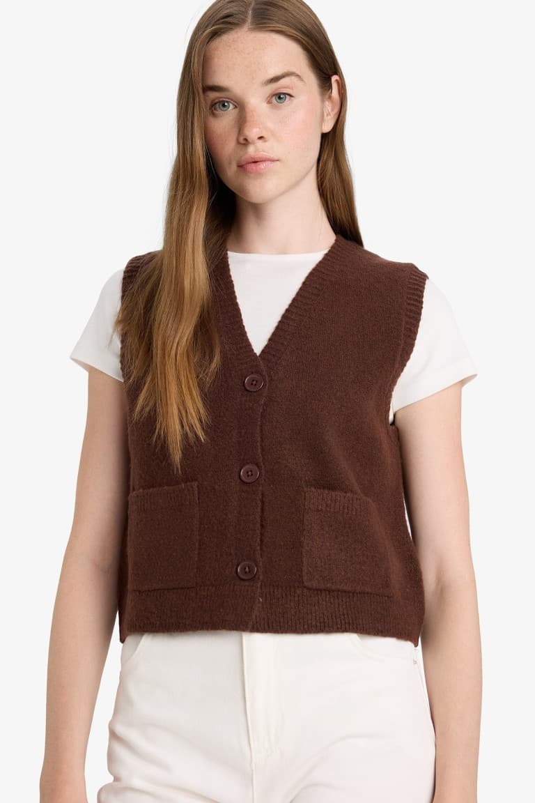 Regular Fit V-Neck Buttoned Knitted Vest with Pockets Main image