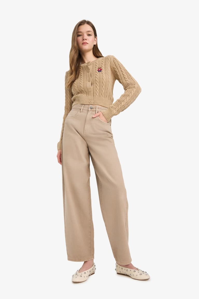Cool Regular Fit Crew Neck Buttoned Knit Cardigan Secondary image