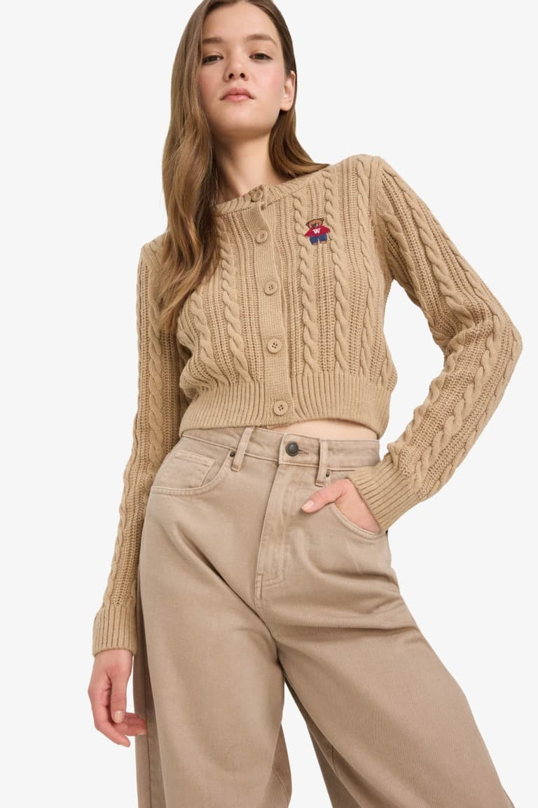 Cool Regular Fit Crew Neck Buttoned Knit Cardigan