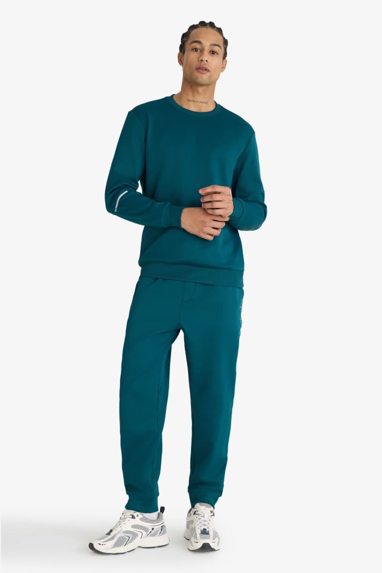 Standard Fit Sports Jogger Sweatpants