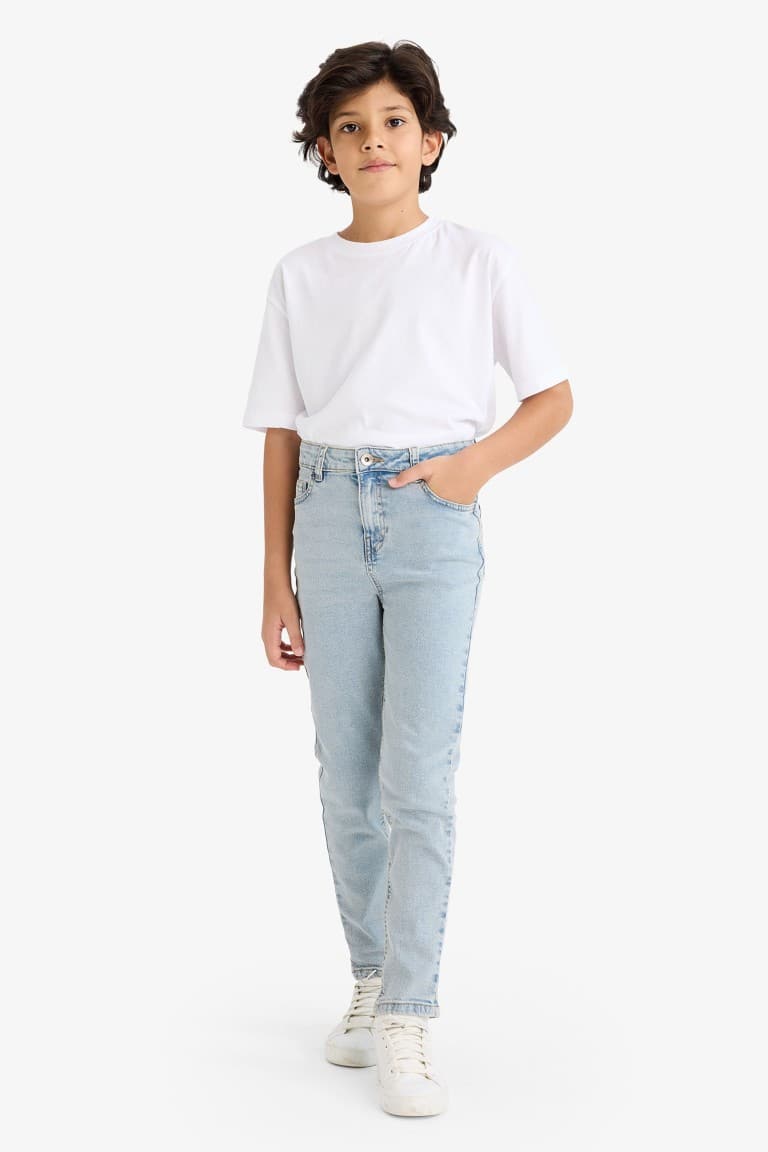 Slım Fit Straight Leg Jeans Boy Secondary image