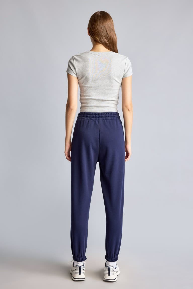 Basic Plain Pocketed Waist Tied Thick Jogger Sweatpants