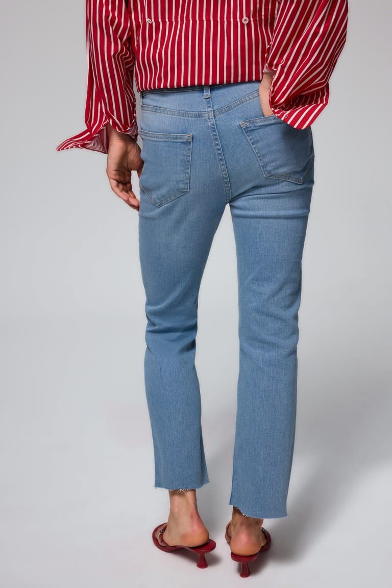 Crop Flare Fit Low Waist Ankle Length Washed Jean Trousers