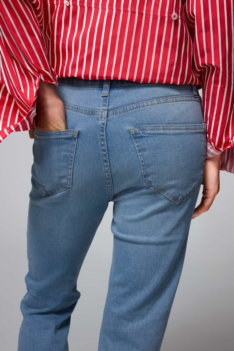 Crop Flare Fit Low Waist Ankle Length Washed Jean Trousers