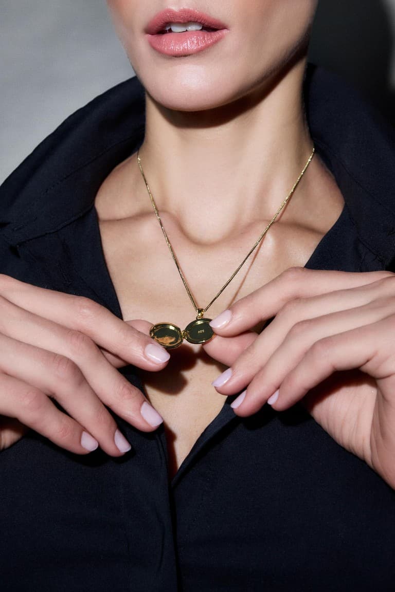 Reis X DeFacto Medallion Gold Necklace