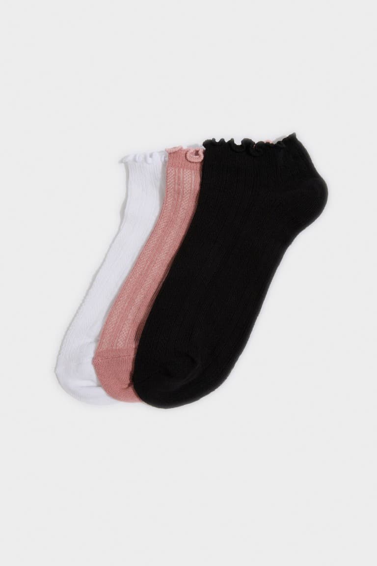 Women Ruffle 3-Pack Cotton Booties Socks Main image