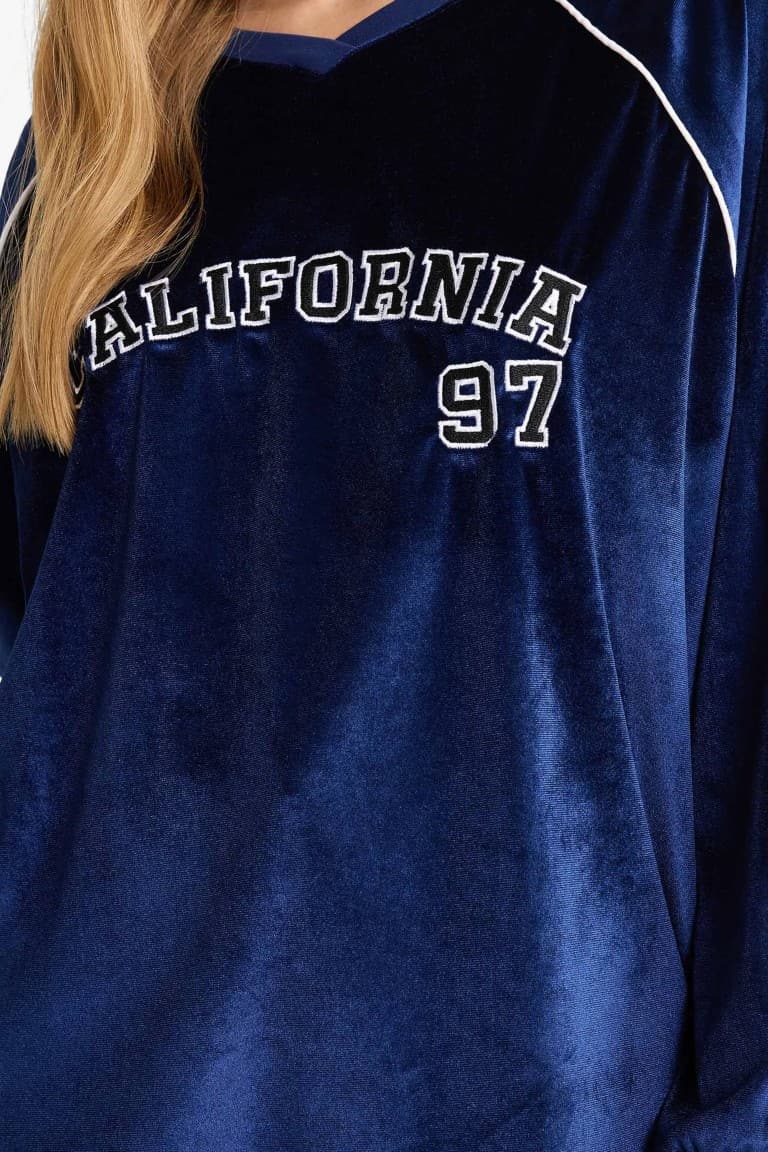 Oversize Wide Fit V-Neck Printed Velvet Sweatshirt