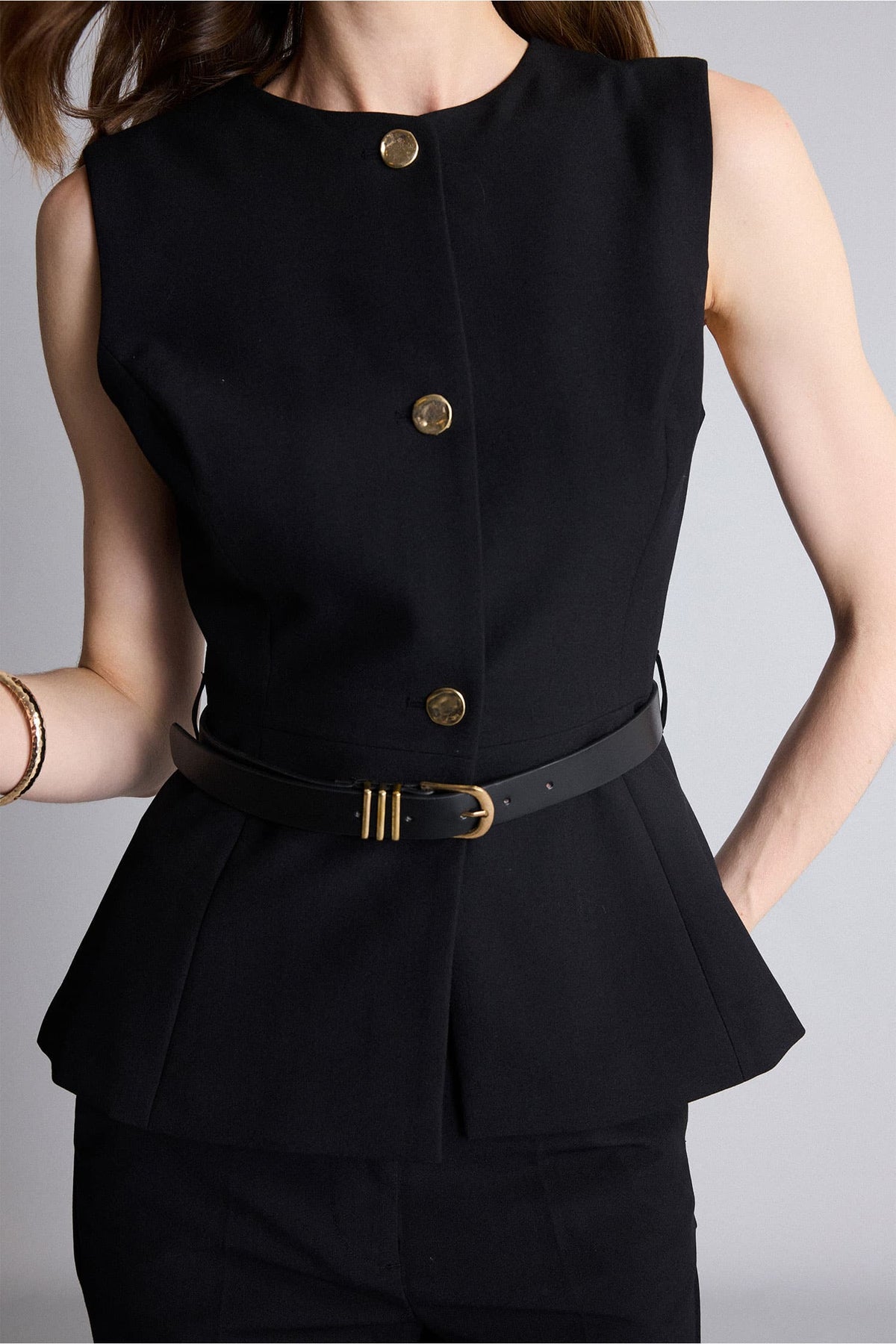 Fitted Crew Neck Vest