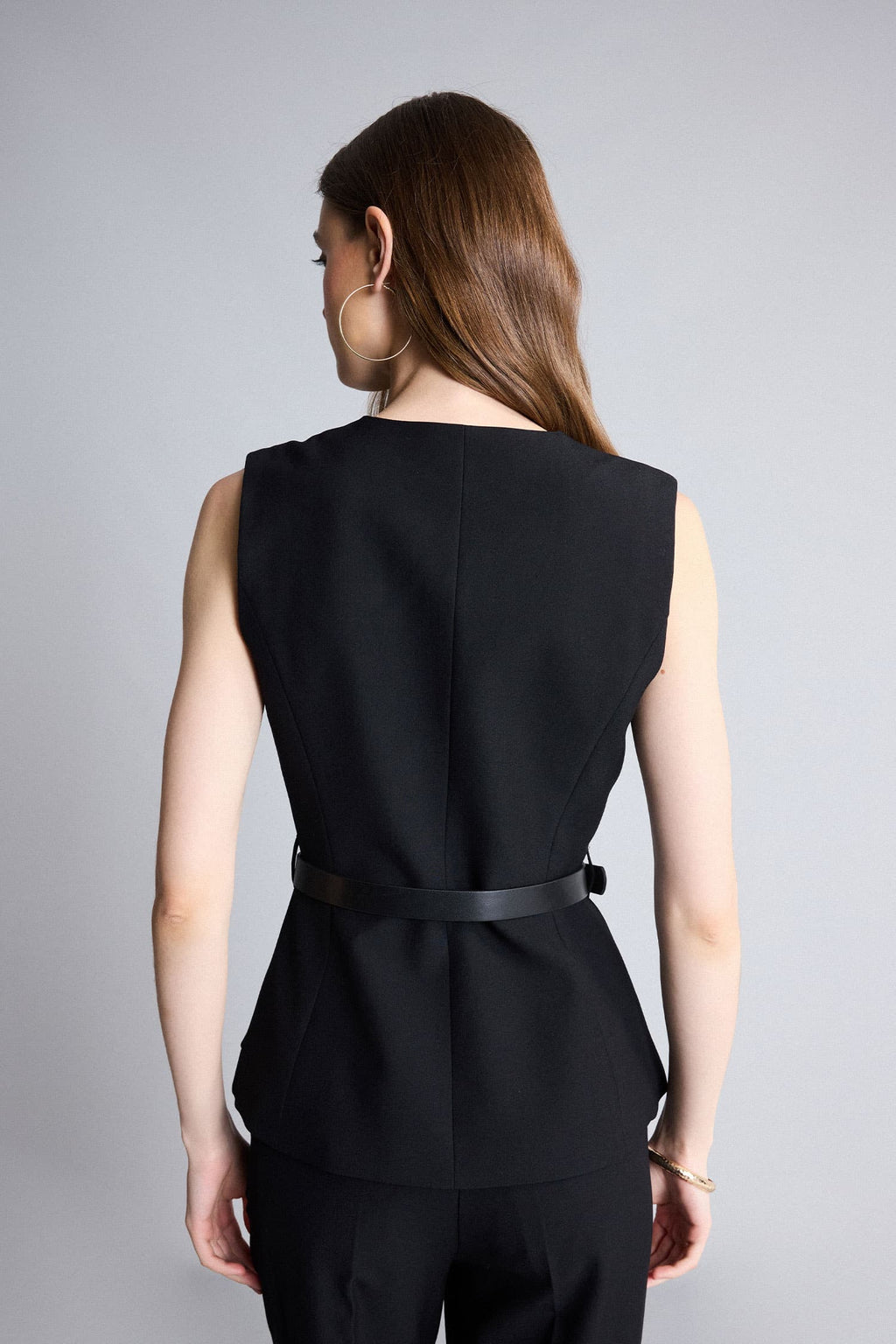 Fitted Crew Neck Vest