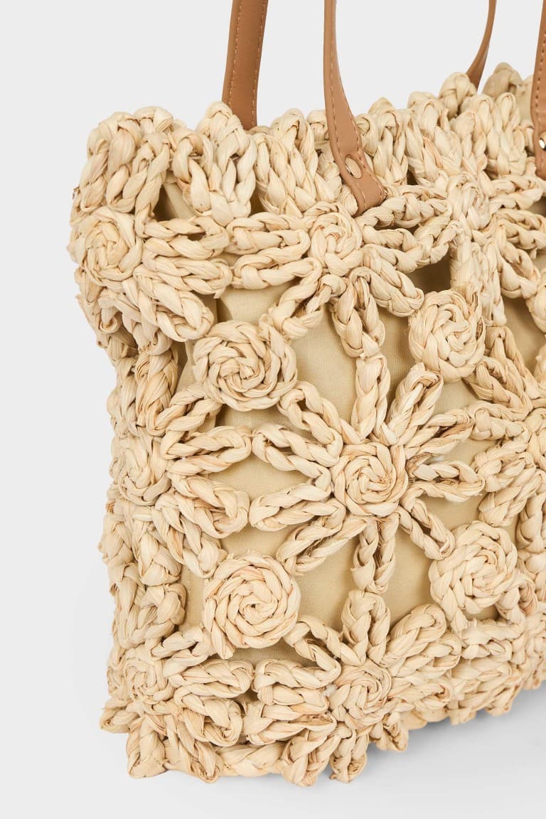 Women Knitted Floral Motif Shoulder Bag
