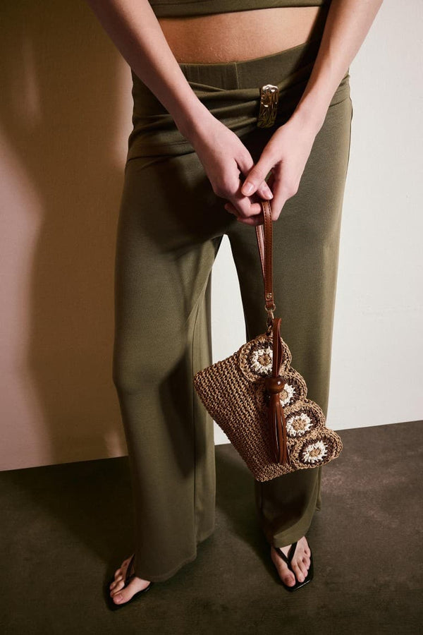 Women Knitted Floral Motif Shoulder Bag