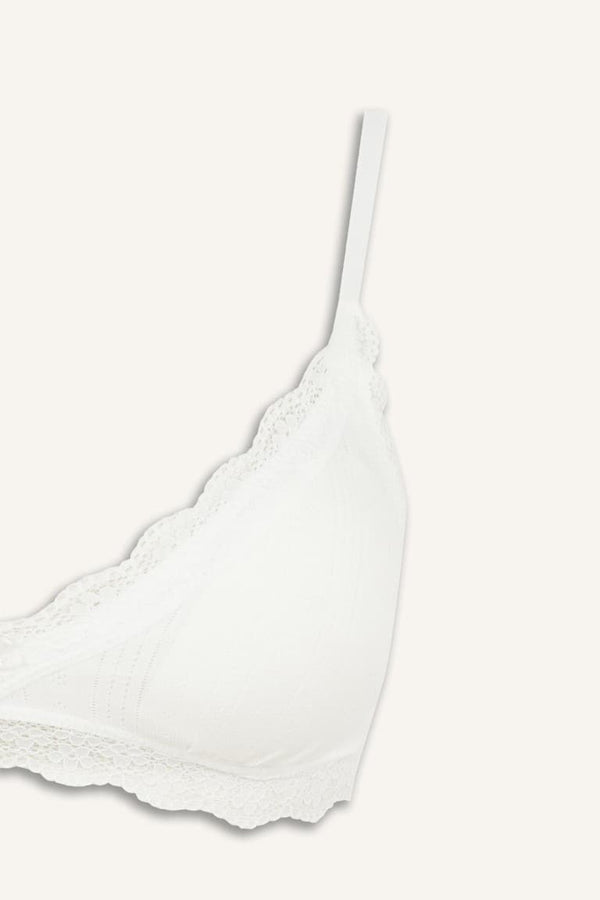Lace Detailed Removable Cap Removable Padded Non-Wired White Closed Bralette