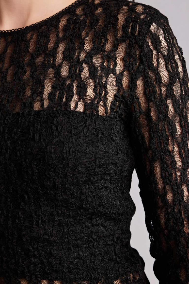 Fitted Lace T-Shirt