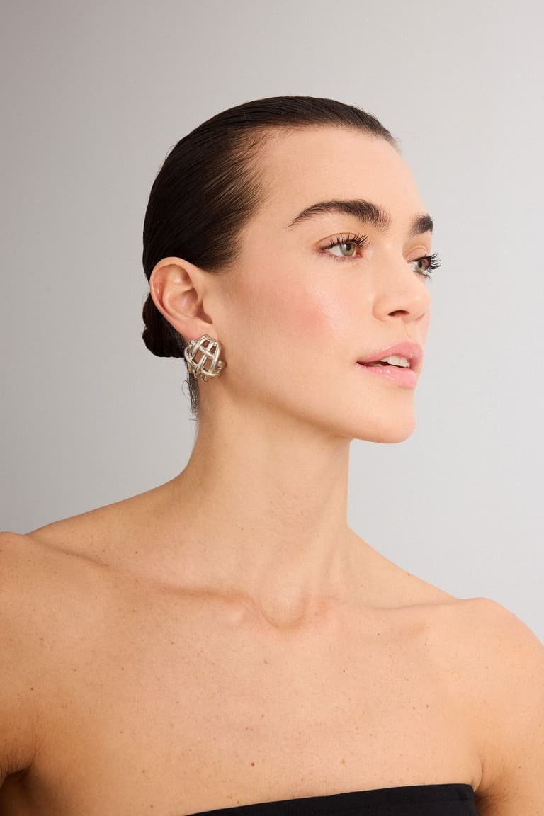 Women Earrings Secondary image