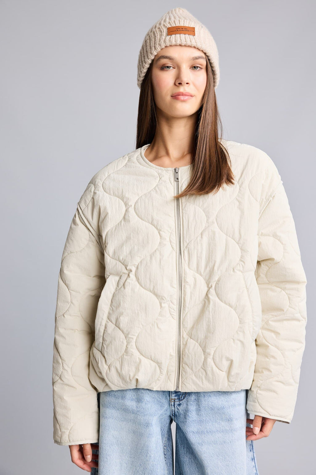 Water Repellent Quilted Stitched Zippered Balloon Fit Coat