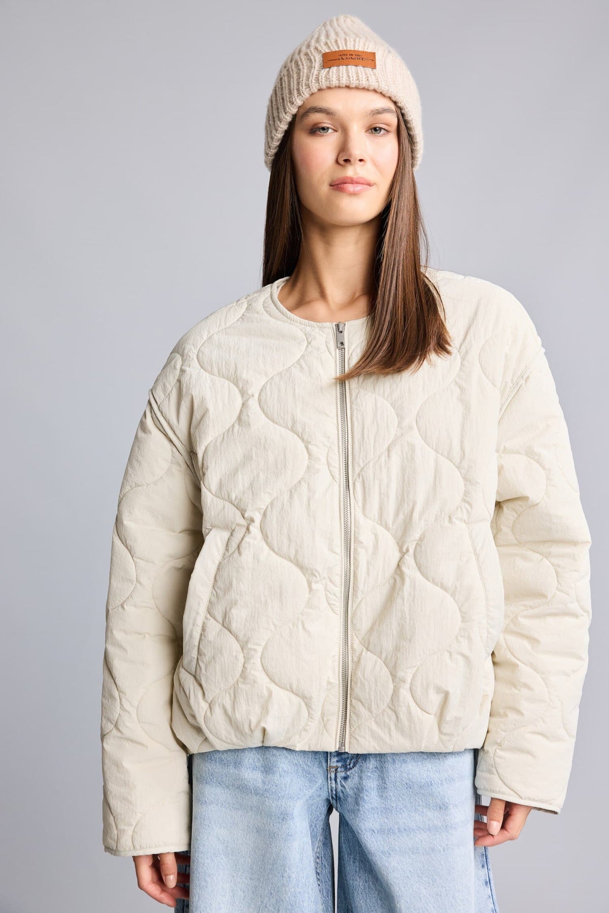 Water Repellent Quilted Stitched Zippered Balloon Fit Coat