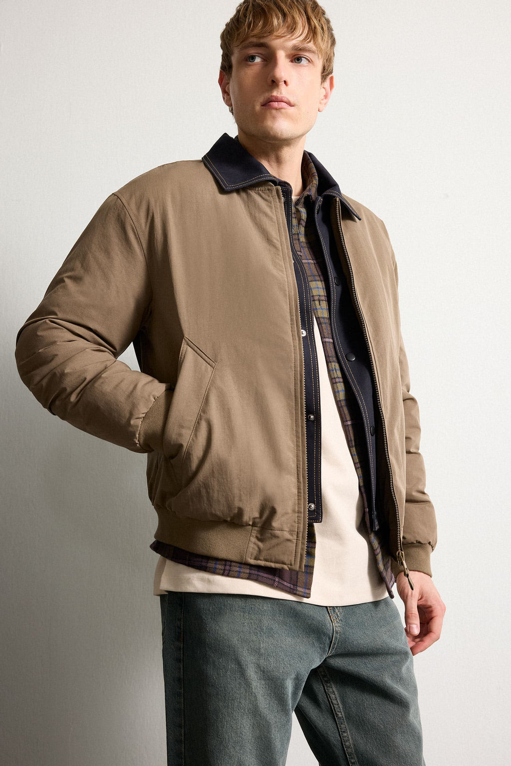 Contrast Collar Regular Fit Zippered Coat