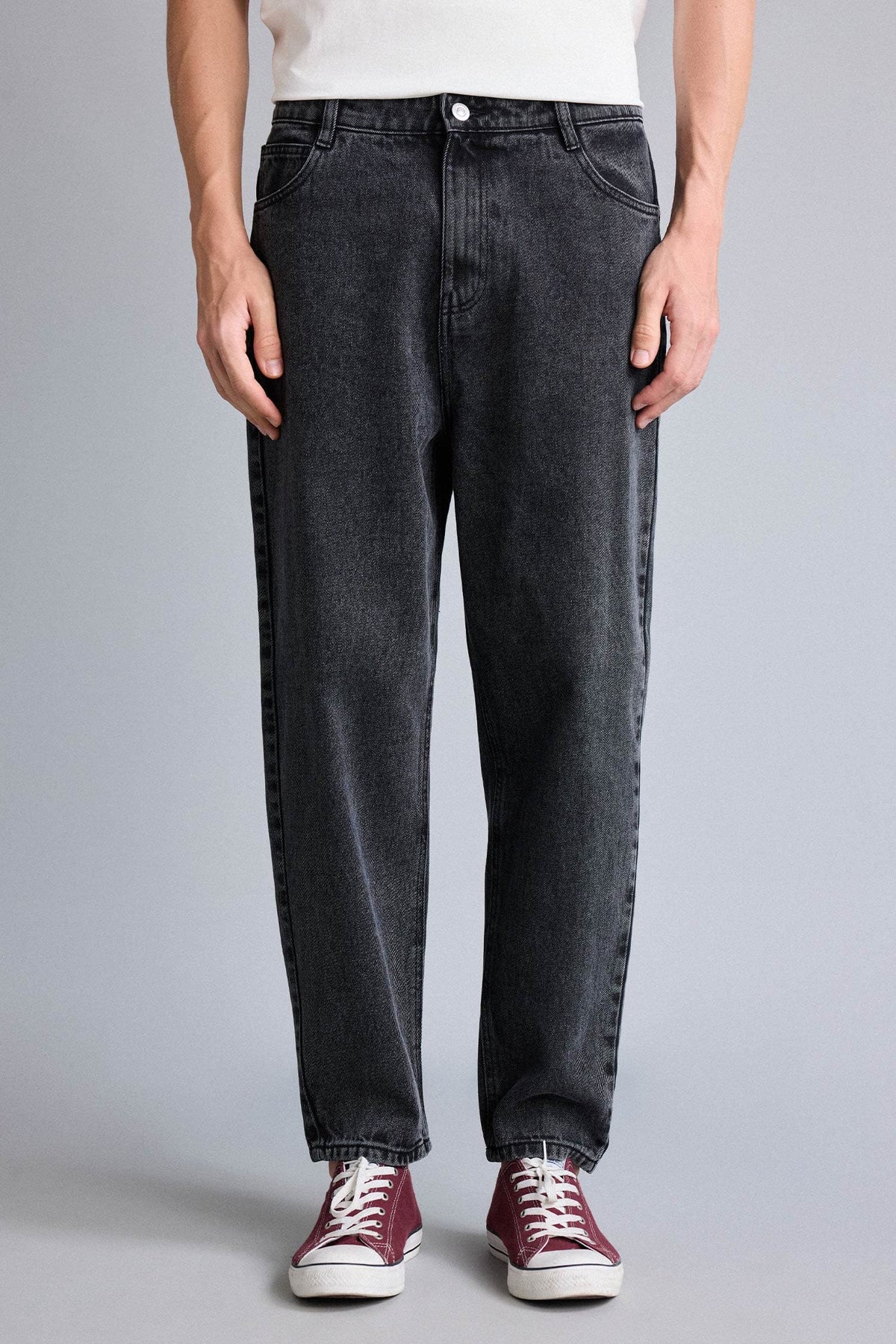 Balloon Fit Normal Waist Tapered Leg Jeans