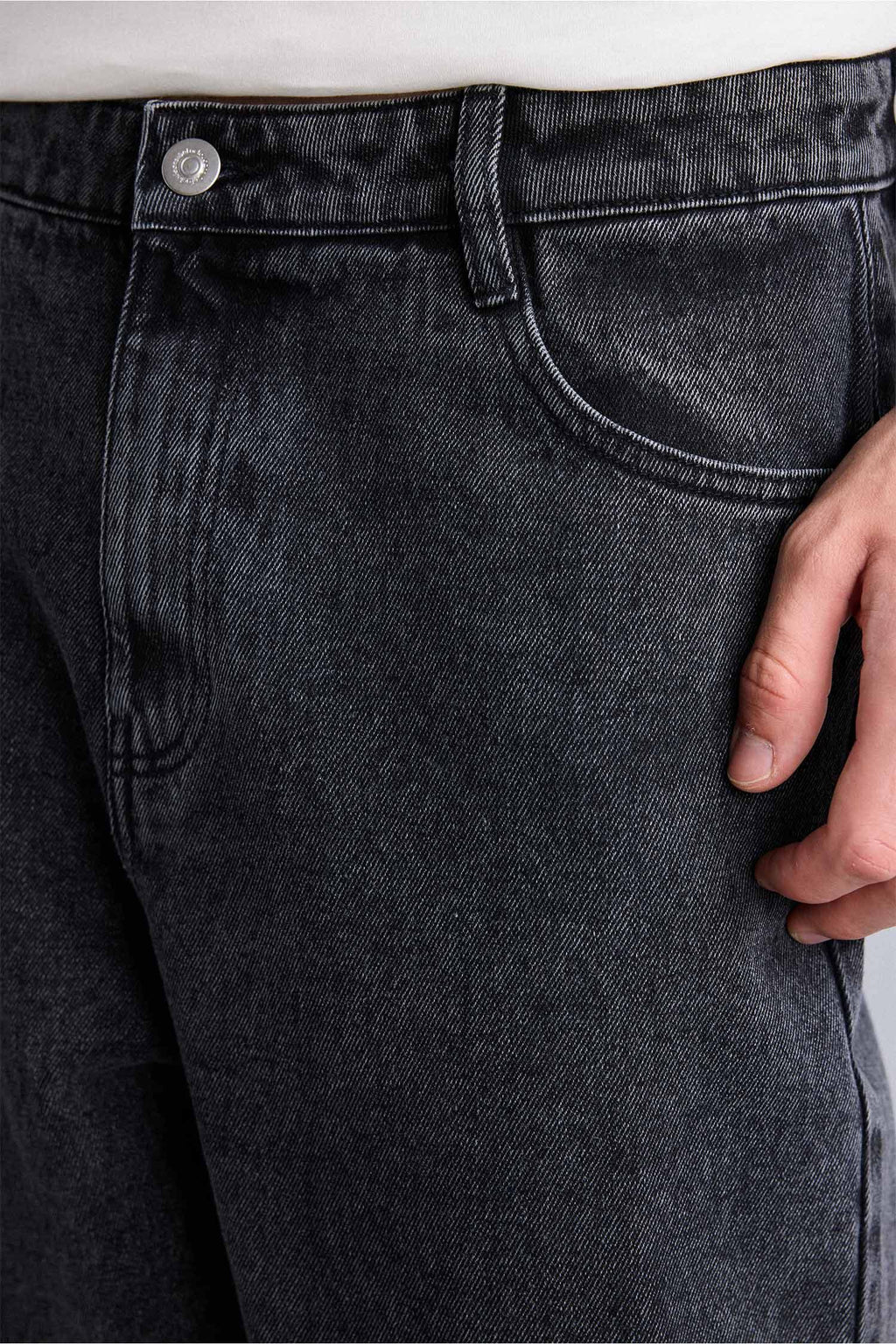 Balloon Fit Normal Waist Tapered Leg Jeans