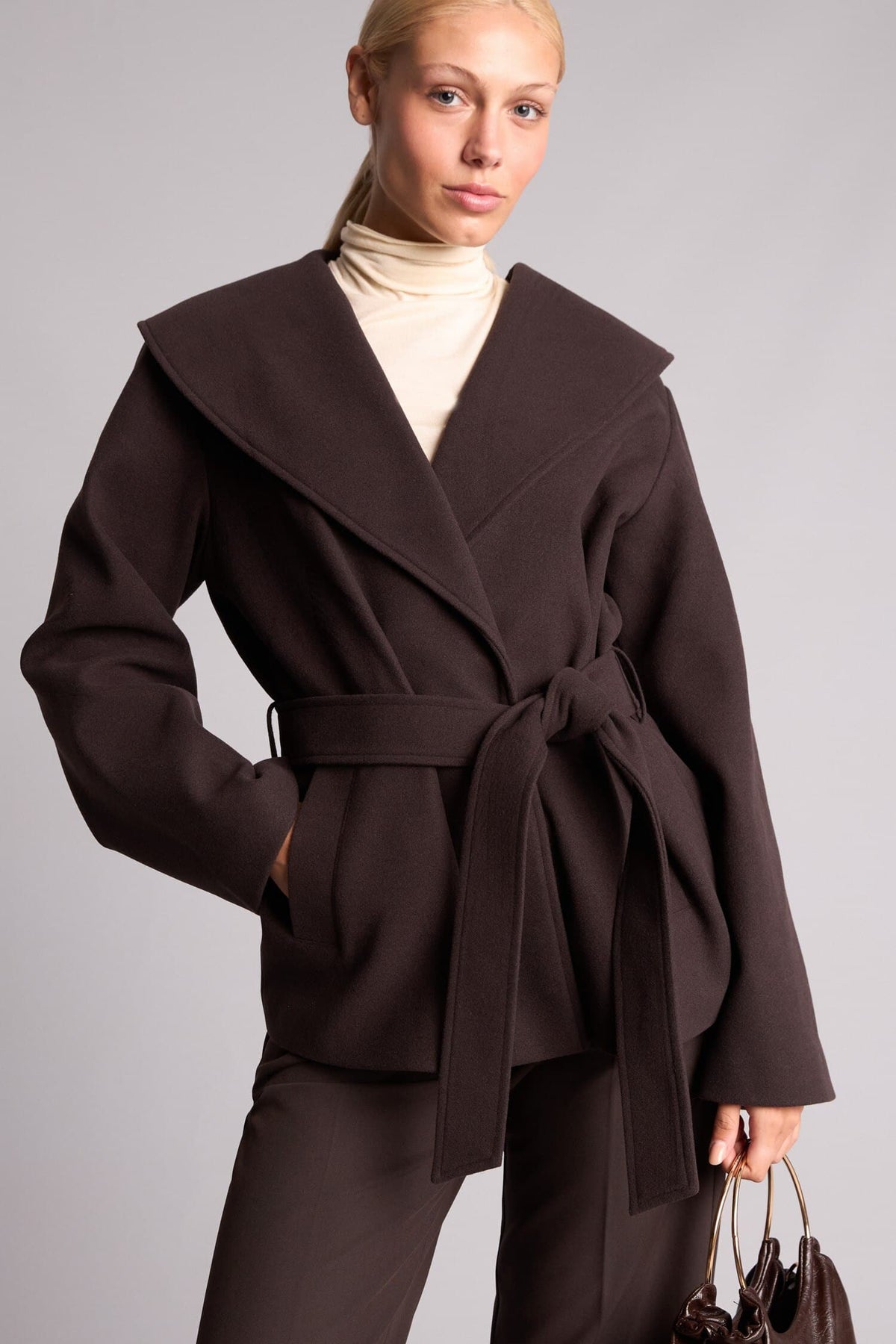 Regular Fit Shawl Collar Belted Short Cachet Coat