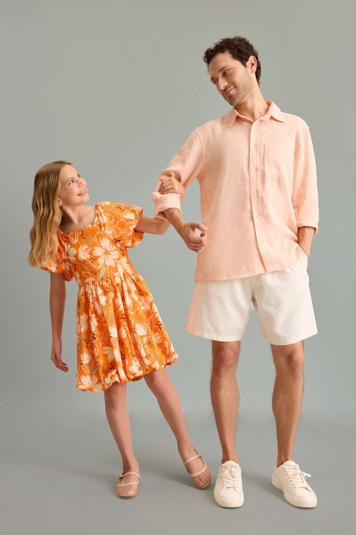 Short Sleeve Gathered Waist Voluminous Skirt Linen Dress Girl Main image
