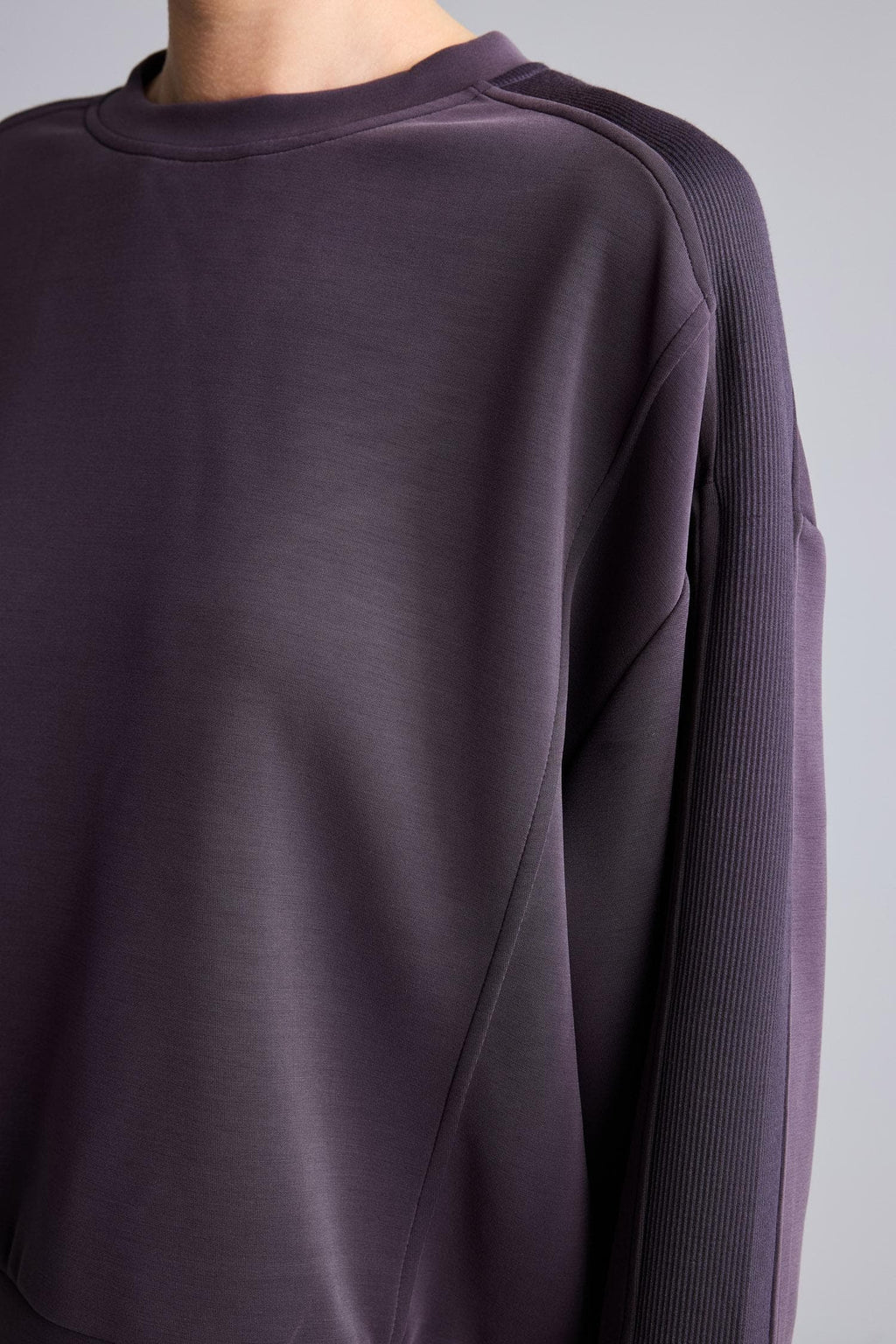 Ultra Soft Oversize Crew Neck Stitching Detailed Modal Sports Basic Sweatshirt