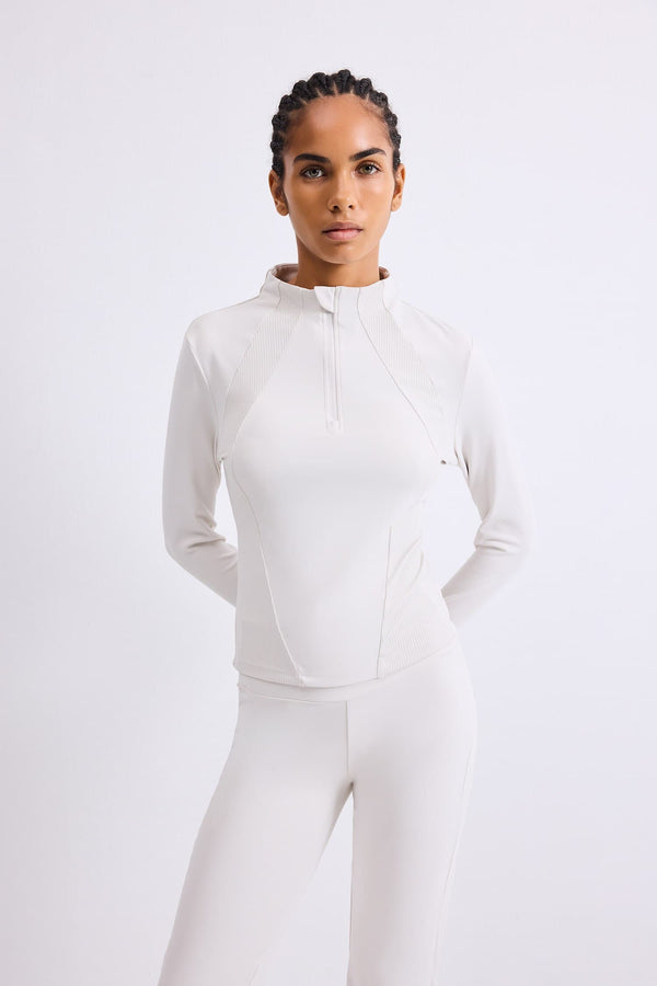 Slim Fit Stretchy Fabric Stand-Up Collar Half Zipper Sportsman Long Sleeve Basic T-Shirt