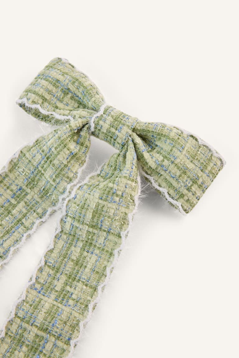 Girls Bow Detailed Hair Clip Secondary image