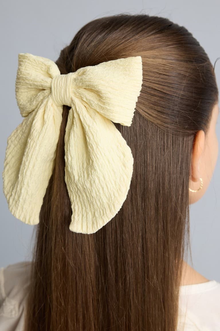 Girls Bow Detailed Hair Clip Main image