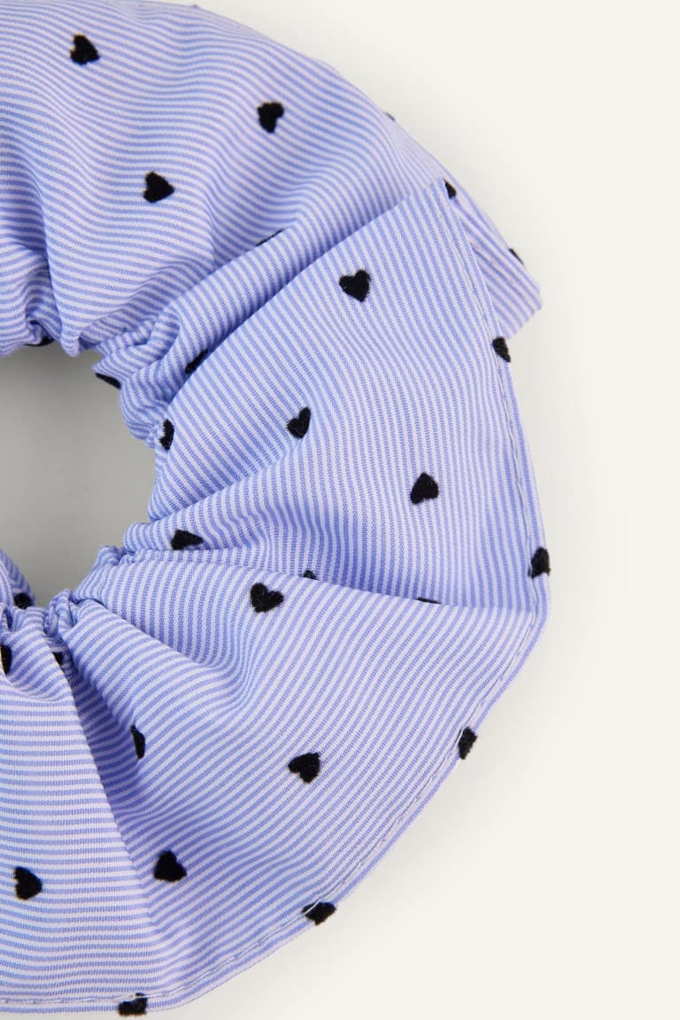 Women Gathered Hair Clip Secondary image